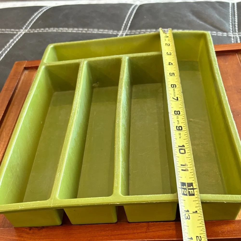Vintage MOD 1970's FESCO 8188• Avocado Plastic Utensil Holder